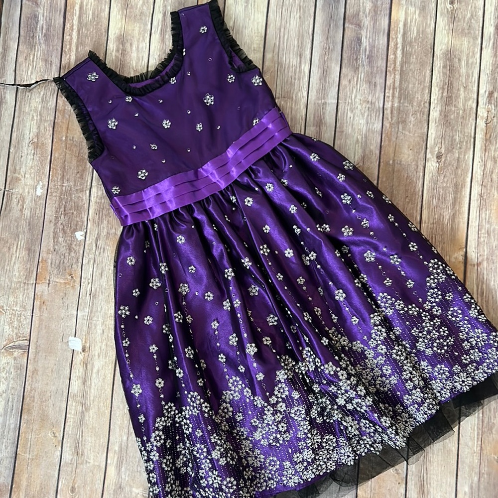 Girls dress B2G1